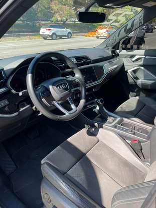 AUDI-Q3-2021