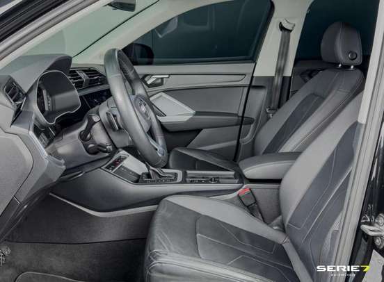 AUDI-Q3-2021