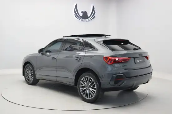 AUDI-Q3-2023