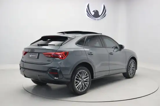 AUDI-Q3-2023