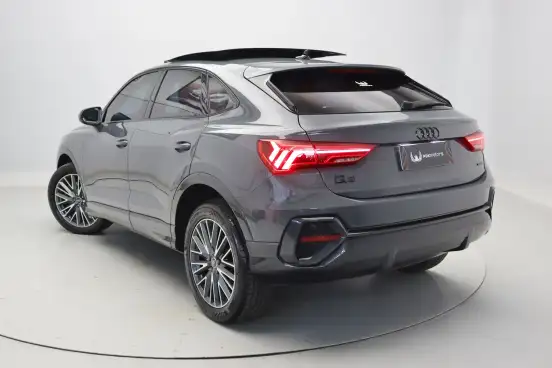 AUDI-Q3-2023