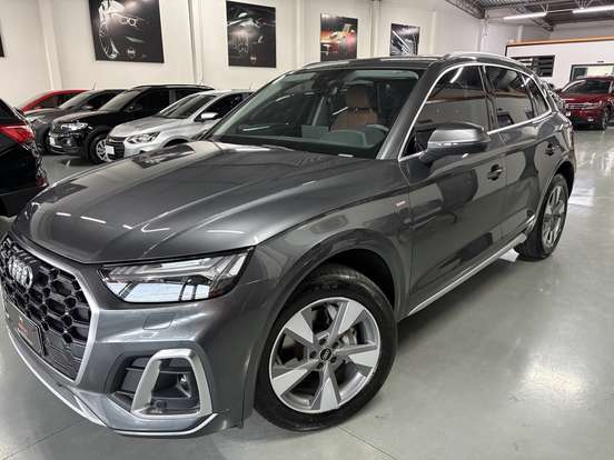 AUDI-Q5-2022