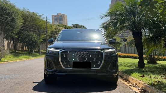 AUDI-Q7-2025