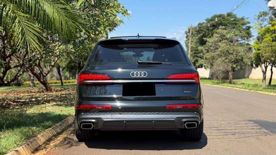 AUDI-Q7-2025