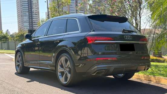 AUDI-Q7-2025