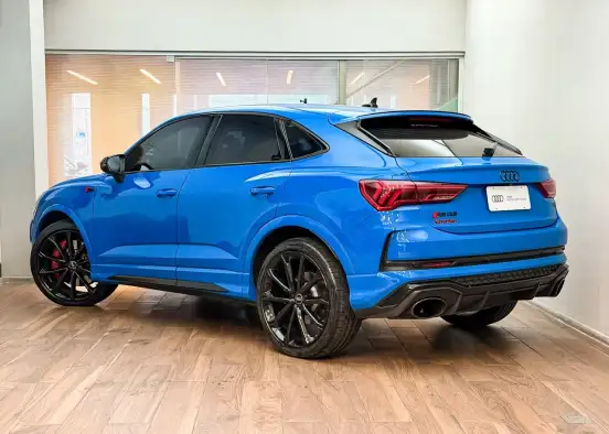 AUDI-RS Q3-2021