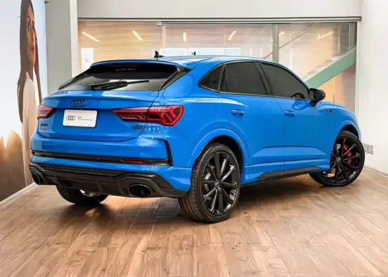 AUDI-RS Q3-2021
