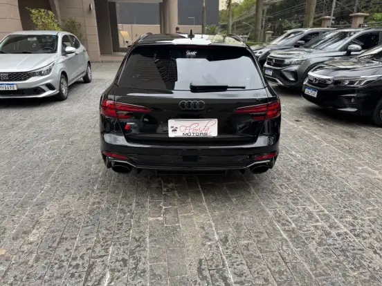 AUDI-RS4-2019