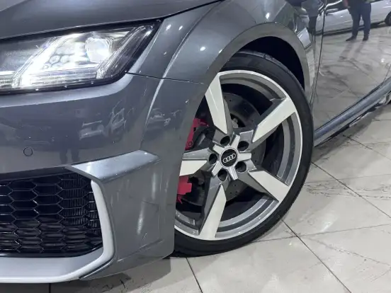AUDI-TT RS-2020