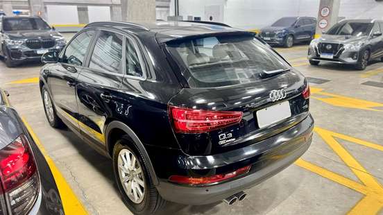AUDI-Q3-2015