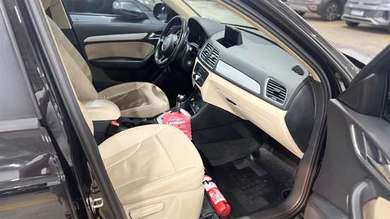 AUDI-Q3-2015