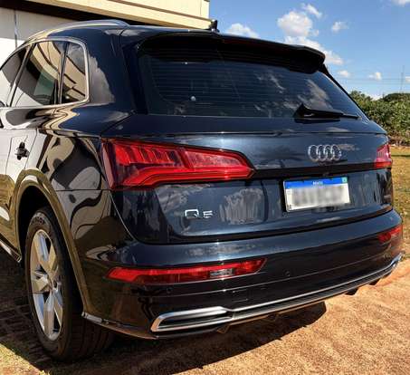 AUDI-Q5-2020