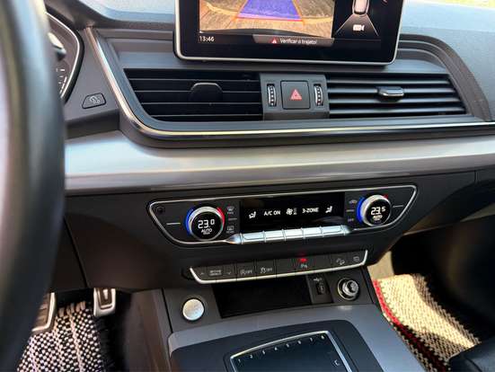 AUDI-Q5-2020