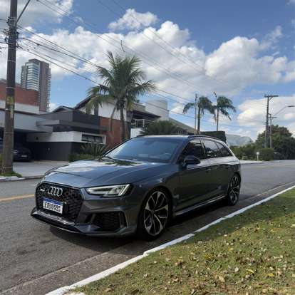 AUDI-RS4-2019