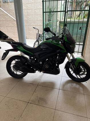 BAJAJ DOMINAR 400 