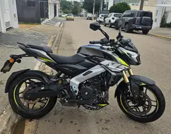 BAJAJ DOMINAR NS400Z BAJAJ DOMINAR NS400Z
