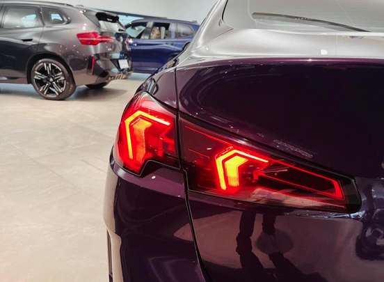 BMW-220i-2025