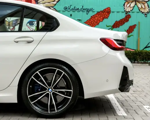 BMW-320i-2024