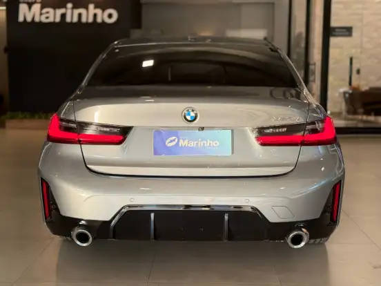 BMW-320i-2022