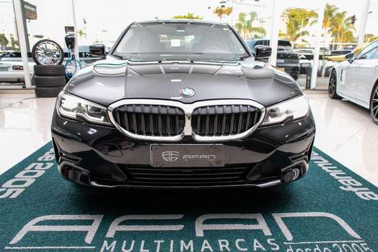BMW-320i-2021