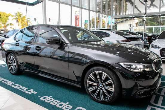 BMW-320i-2021