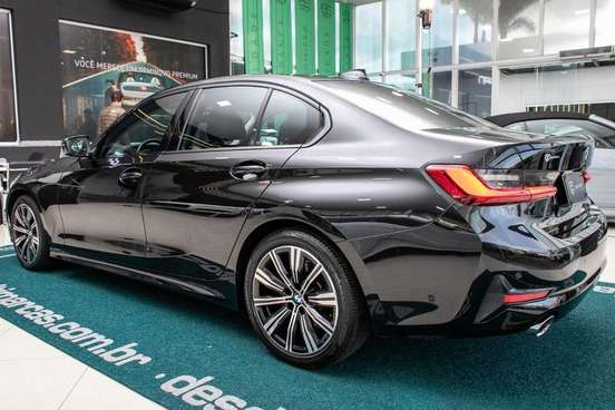 BMW-320i-2021