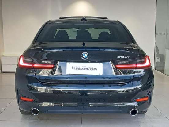 BMW-320i-2021