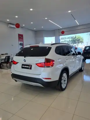 BMW-X1-2.0 18I S-DRIVE 4X2 16V GASOLINA 4P AUTOMÁTICO BMW-X1-2013