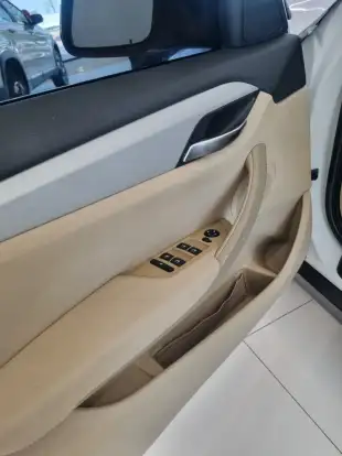 BMW-X1-2.0 18I S-DRIVE 4X2 16V GASOLINA 4P AUTOMÁTICO BMW-X1-2013
