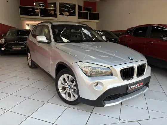 BMW X1 2.0 18I S-DRIVE 4X2 16V GASOLINA 4P AUTOMÁTICO BMW X1 2.0 18I S-DRIVE 4X2 16V GASOLINA 4P AUTOMÁTICO