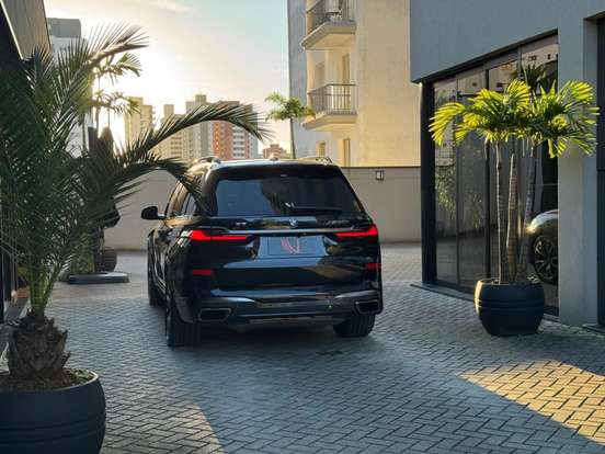 BMW-X7-4.4 V8 GASOLINA M50i STEPTRONIC BMW-X7-2021