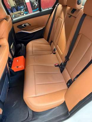 BMW-320i-2022