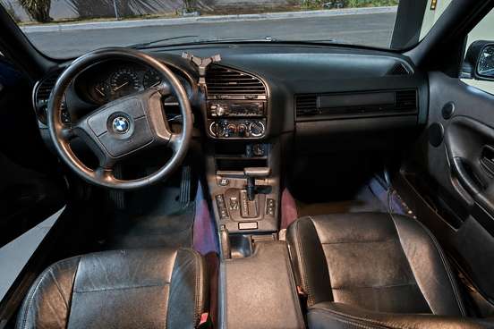 BMW-325i-2.5 SEDAN 24V GASOLINA 4P AUTOMÁTICO BMW-325i-1995