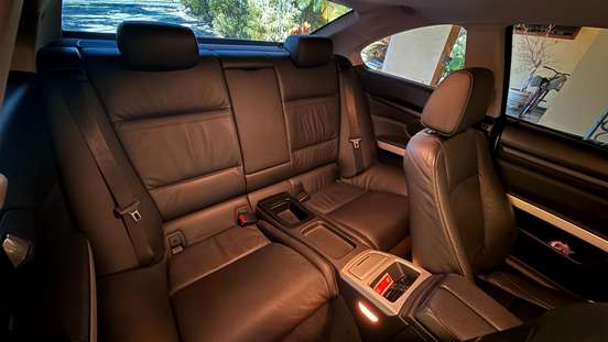 BMW-325i-2006