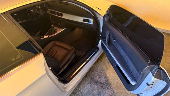 BMW-325i-2006