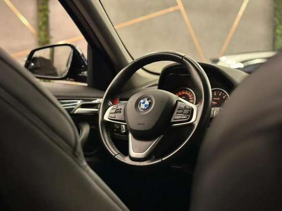 BMW-X1-2.0 16V TURBO GASOLINA XDRIVE25I SPORT 4P AUTOMÁTICO BMW-X1-2016