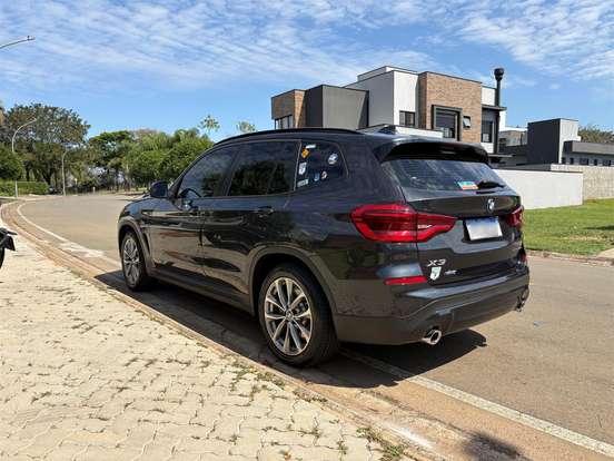 BMW-X3-2021