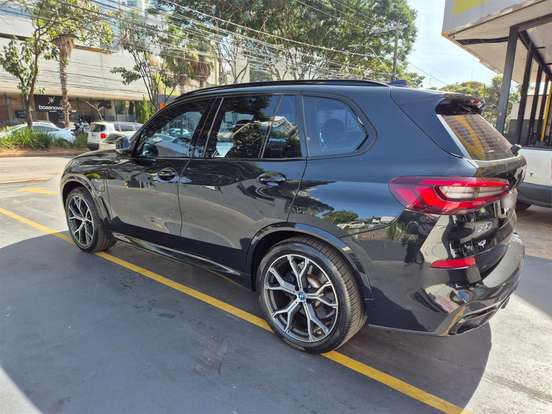 BMW-X5-3.0 I6 TURBO HÍBRIDO XDRIVE45E M SPORT AUTOMÁTICO BMW-X5-2022