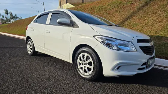 CHEVROLET ONIX 1.0 MPFI JOY 8V FLEX 4P MANUAL CHEVROLET ONIX 1.0 MPFI JOY 8V FLEX 4P MANUAL