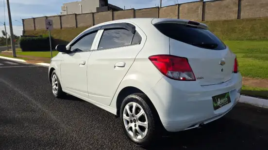 CHEVROLET-ONIX-1.0 MPFI JOY 8V FLEX 4P MANUAL CHEVROLET-ONIX-2017