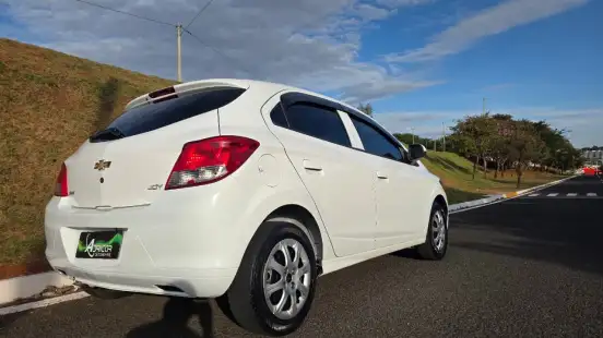 CHEVROLET-ONIX-2017