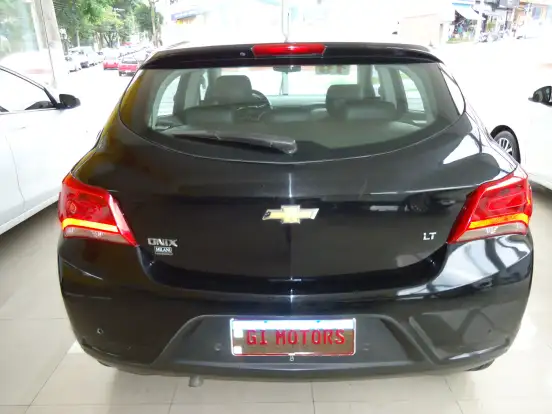 CHEVROLET-ONIX-2019