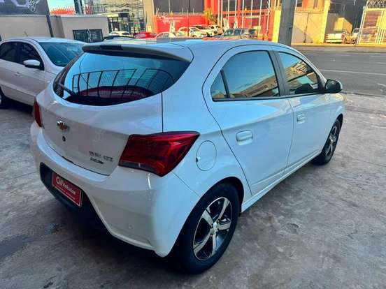 CHEVROLET-ONIX-2016