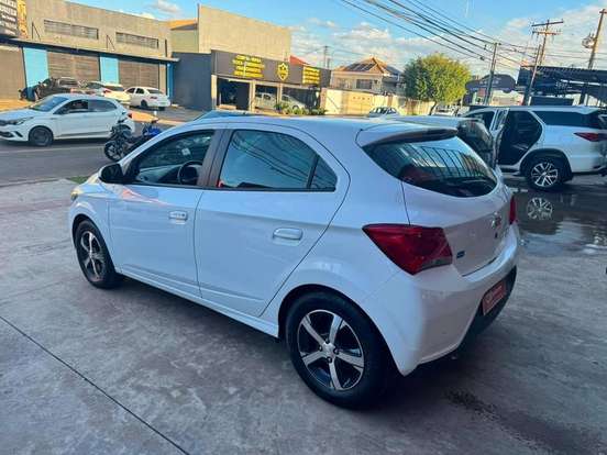 CHEVROLET-ONIX-2016
