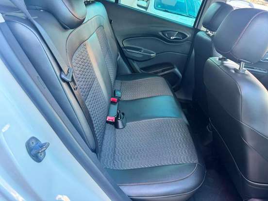 CHEVROLET-ONIX-2016