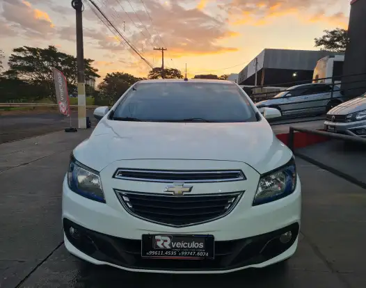 CHEVROLET-PRISMA-2013