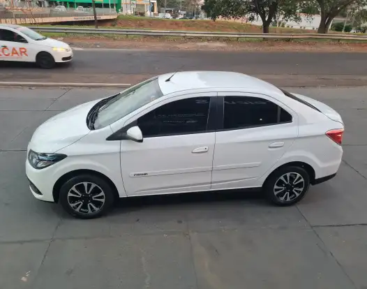 CHEVROLET-PRISMA-2013