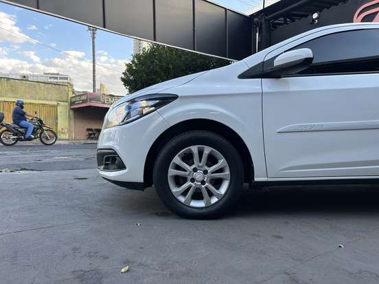 CHEVROLET-PRISMA-2014