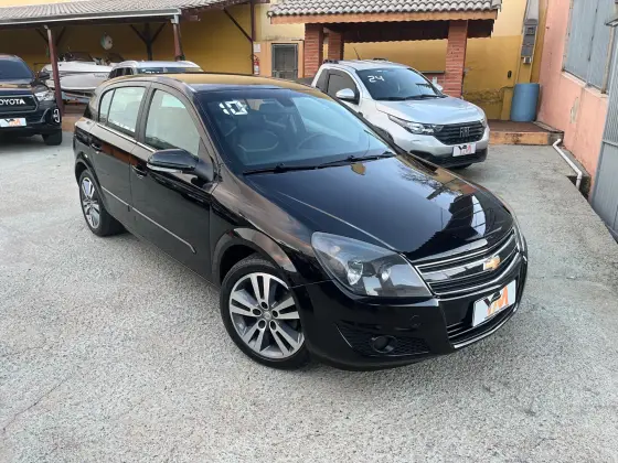 CHEVROLET VECTRA 2.0 MPFI GT-X HATCH 8V FLEX 4P MANUAL CHEVROLET VECTRA 2.0 MPFI GT-X HATCH 8V FLEX 4P MANUAL
