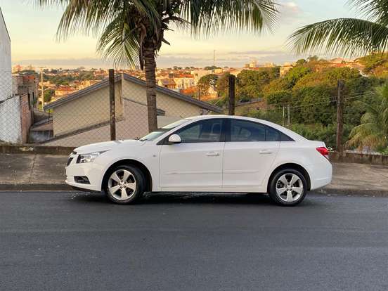 CHEVROLET-CRUZE-2014